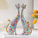 Escultura de Gatos Apaixonados Pintados em Graffiti Nórdico